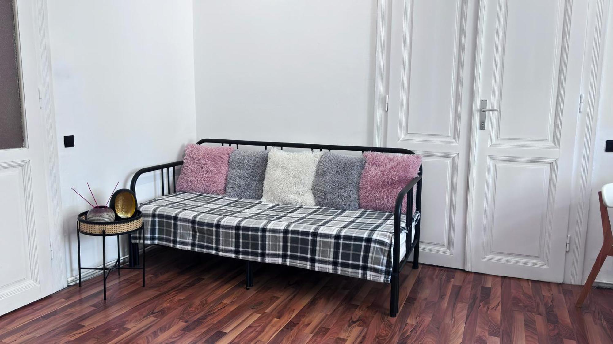 Big And Comfortable Mariahilfer Apartment Vienna Esterno foto
